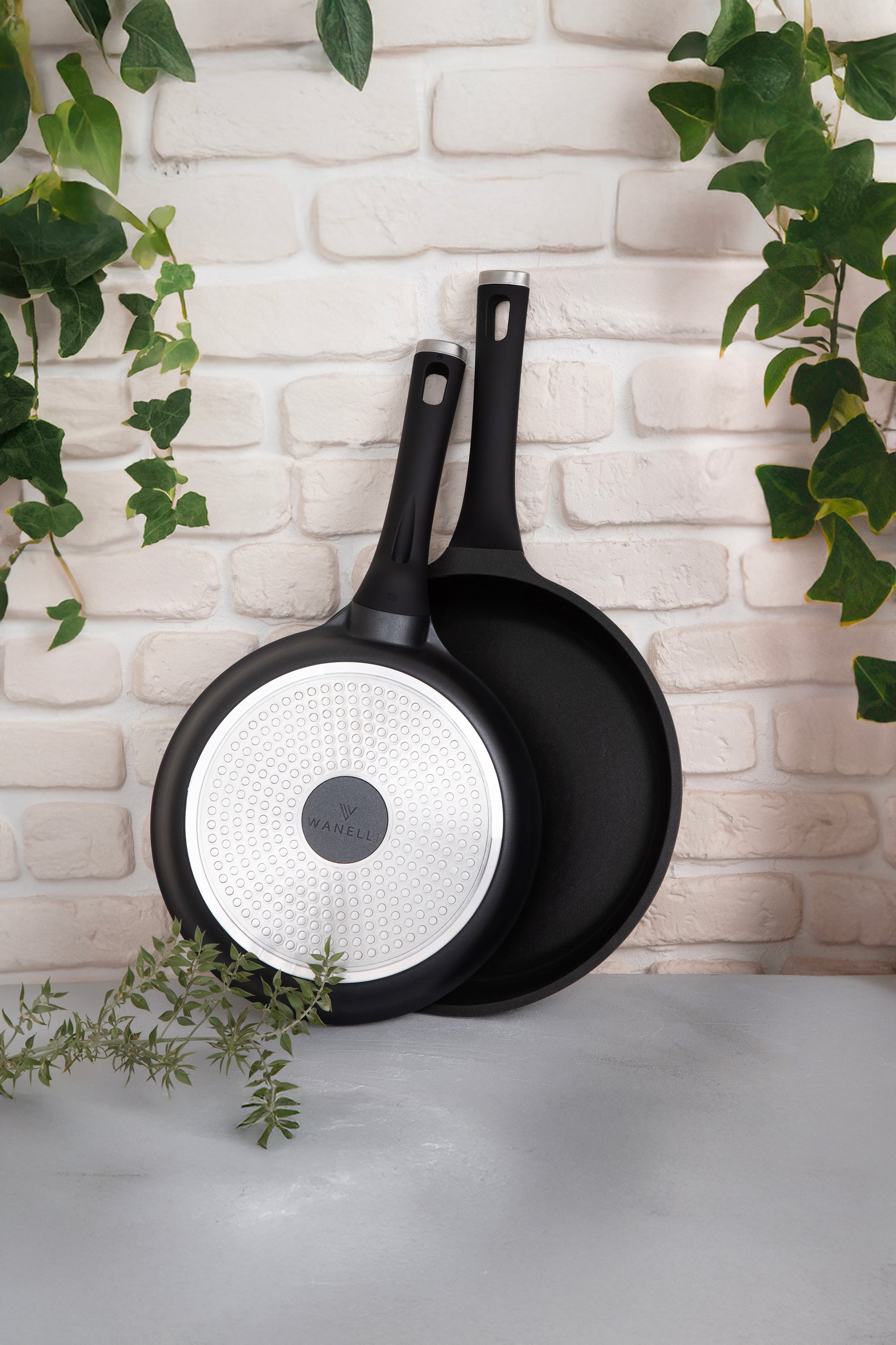 Natural Black Tava 24 cm