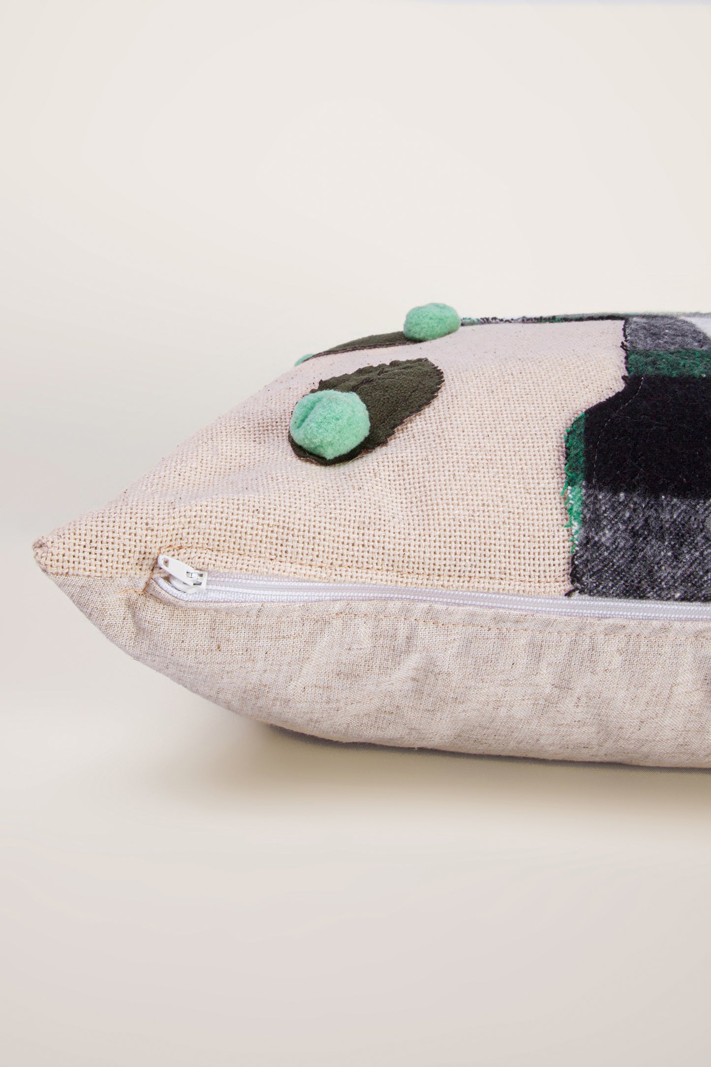 Plaid Reindeer Kırlent