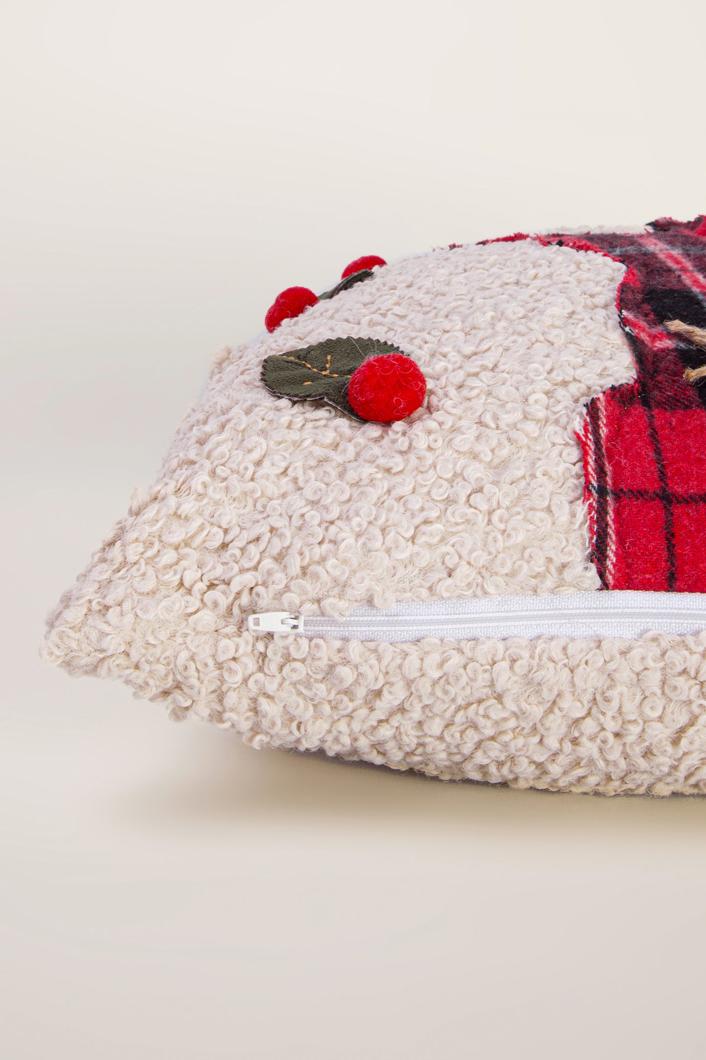 Plaid Reindeer Kırlent (Boucle)